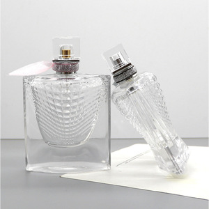 Botella de Perfume Cuadrada de Vidrio de 75 ml, Color Blanco Cristal con Tapa Transparente Texturizada a Presión, Botella Recargable Vacía para Cosméticos - Product Image 4