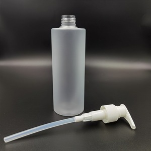 Bouteille de shampooing transparente mate givrée de luxe 300ml 10oz bouteilles vides de <span class=keywords><strong>gel</strong></span> <span class=keywords><strong>douche</strong></span> rond avec pompe blanche - Product Image 3