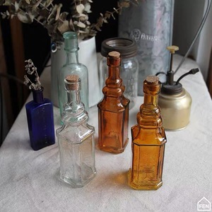 Bouteilles <span class=keywords><strong>en</strong></span> <span class=keywords><strong>verre</strong></span> vintage avec bouchons <span class=keywords><strong>en</strong></span> liège, vases à fleurs, formes assorties, ensemble de bouteilles de 5 pouces de haut, 100-150 ml, <span class=keywords><strong>bouteille</strong></span> <span class=keywords><strong>en</strong></span> <span class=keywords><strong>verre</strong></span> gaufré - Product Image 1