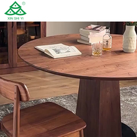 Ensemble table et chaises rondes en bois massif sur mesure XINSHIYI pour mobilier de restaurant, tailles et couleurs personnalisées, durable et écologique