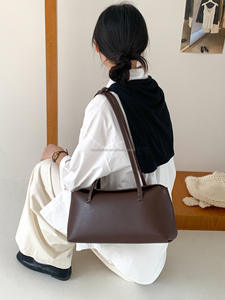 Nuevo Bolso Tote Casual Profesional para Mujer con Cierre de Cremallera y Cadenas, Bolso de Hombro de Cuero PU Impermeable - Product Image 6