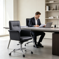 Chaise de bureau exécutive moderne ergonomique confortable à hauteur réglable avec base en acier et revêtement en cuir PU pivotante pour la maison et les bureaux professionnels