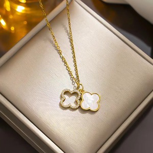 Venta al por mayor de joyería de moda de acero inoxidable de lujo de cristal de diamante de doble capa de trébol collar con colgante de cuatro hojas - Product Image 5