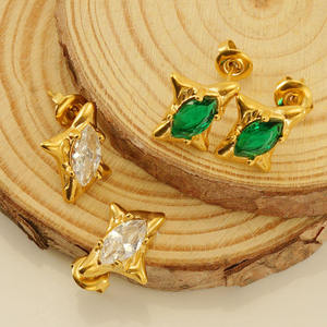 Nuovo Set di Orecchini con Zirconi Ispirati ai Designer - Gioielli di Moda in Acciaio Inossidabile Placcato Oro 18K - Product Image 3