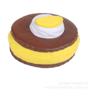 Juguete Promocional de Plástico Suave con Forma de Pastel Relleno de Crema - Product Image 2