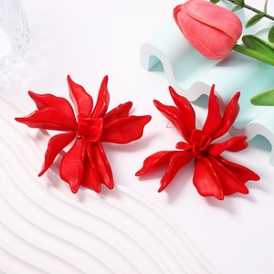 <span class=keywords><strong>Orecchini</strong></span> Pendenti Trendy di Alta Moda con <span class=keywords><strong>Fiore</strong></span> <span class=keywords><strong>Rosso</strong></span> Tridimensionale Esagerato per Donne - Product Image 4