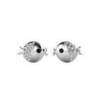 Little Fugu Kiss Fish Boucle d'oreille Daisini ornée de cristaux Swarovski Plaqué or 18 carats Bijoux mignons Accessoire de la série Ocean