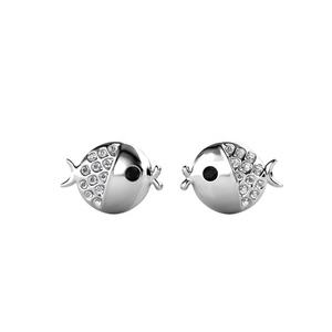 Little Fugu Kiss Fish Boucle d'oreille Daisini ornée de cristaux Swarovski Plaqué or 18 carats Bijoux mignons Accessoire de <span class=keywords><strong>la</strong></span> série Ocean - Product Image 1