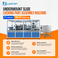 Machine d'assemblage entièrement automatique à grande vitesse et de haute précision pour les systèmes de verrouillage coulissant sous plan pour quincaillerie de meubles