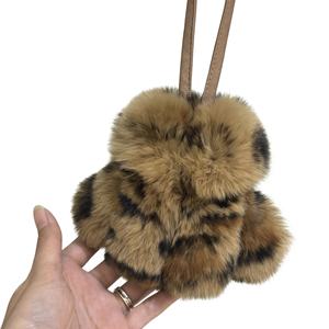 Breloque de sac en fourrure de lapin pure, écologique, douce, véritable, motif léopard de dessin animé, forme nuage, peluche moelleuse, cadeau de luxe et de mode - Product Image 1