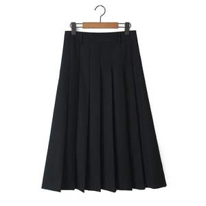 กระโปรงพลีททรงเอเอวสูง Runqi สีเทา โพลีเอสเตอร์ ไซส์พลัสสำหรับผู้หญิง พร้อมเข็มขัด และชุดเสื้อโปโล รุ่น N8857 - Product Image 2