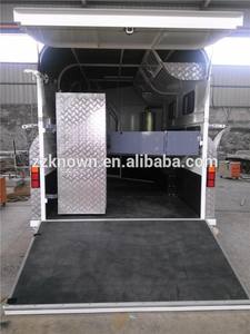 รถพ่วงบรรทุกเหล็กชุบสังกะสีมาตรฐานยุโรปแบบ 3 มุม พร้อมหน้าต่างด้านหน้าสำหรับขนส่งม้า - Product Image 4