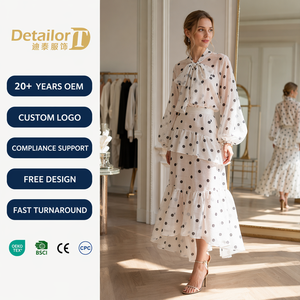 Completi da <span class=keywords><strong>Donna</strong></span>: Set 2 Pezzi con Camicia <span class=keywords><strong>a</strong></span> Maniche <span class=keywords><strong>a</strong></span> Lanterna e Gonna <span class=keywords><strong>a</strong></span> Sirena, Colletto con Fiocco <span class=keywords><strong>a</strong></span> Pois Francese - <span class=keywords><strong>Abbigliamento</strong></span> Boutique di Design - Product Image 1