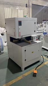 Machine de découpe d'angle à 90 degrés facile à utiliser pour la fabrication de plafonds intégrés, de meubles et de cadres, traitement à 90 degrés - Product Image 2