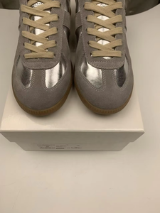 2026 Baskets de luxe de créateur de qualité supérieure en cuir véritable pour femme, décontractées, rétro, classiques, pour la marche, tendance et à la mode, plates - Product Image 6