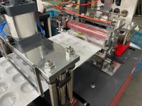 Machine automatique LXP-450W pour la fabrication de palettes de fards à paupières vides et de plateaux cosmétiques, avec moteur facile à utiliser