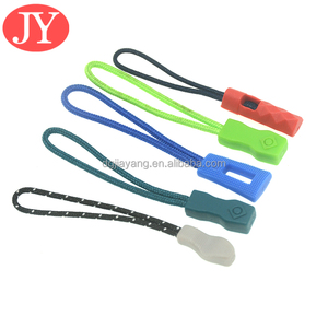 Cordon de traction à glissière de remplacement de haute qualité Extracteur de <span class=keywords><strong>fermeture</strong></span> à glissière rectangulaire Extrémités pour sacs de voyage Vêtements de sport Clip de boucle personnalisable - Product Image 2
