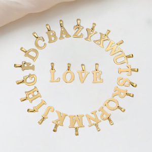 Colgante de Letra Dorada con Micro Diamantes Engastados, Charm de Alfabeto para Collar o Pulsera, Accesorio de Joyería Personalizado Unisex para Uso Diario - Product Image 1