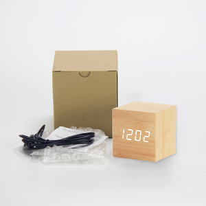 Tùy Chỉnh Thiết Kế Phong Cách Tối Giản Phụ Kiện Duy Nhất Brandable Bàn Giường Mới Lạ Cube Gỗ Làm Cạnh Giường Ngủ Kỹ Thuật Số Máy Tính Để Bàn Đồng Hồ Báo Thức - Product Image 6