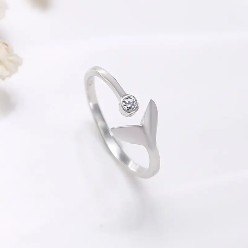 Dainty S925 Sterling Silver Platinum Plated Opening Zircon Mermaid Tail Ring