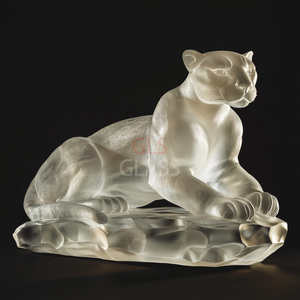 Ornement de guépard en cristal personnalisé sculpté à la main coffrets cadeaux de décoration intérieure avec logos autres produits d'artisanat en cristal - Product Image 1