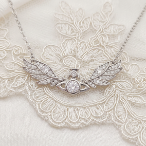 Collar con Colgante de Saturno Alado Brillante, Chapado en Platino con Alas Pavé y Bordes Pulidos, Joyería Estética Punk de Moda, Regalo - Product Image 1