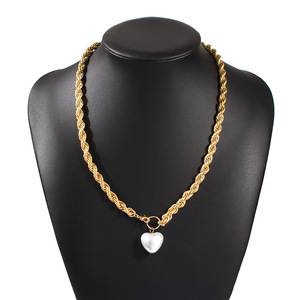 HOVANCI-collar con colgante de perlas de corazón barroco estilo Europeo Americano, cadena trenzada gruesa de oro - Product Image 3