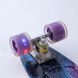 Skateboard à déformation simple pour enfants, planche longue, Skateboard tout Terrain, bon marché, avec roue Flash en Pu - Product Image 1