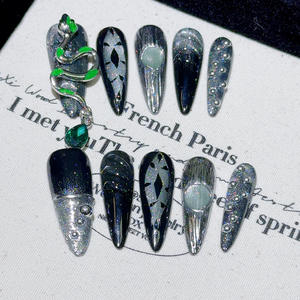 แผ่นติดเล็บเรซิ่นลายเกราะแบบสวมใส่ได้ ดีไซน์ยาวแหลมสีเข้ม ลายตาแมว สไตล์สลิธีริน พังก์ เมทัล ลายตาปีศาจ ได้รับการรับรองมาตรฐาน CE สินค้าหรูหรา - Product Image 1