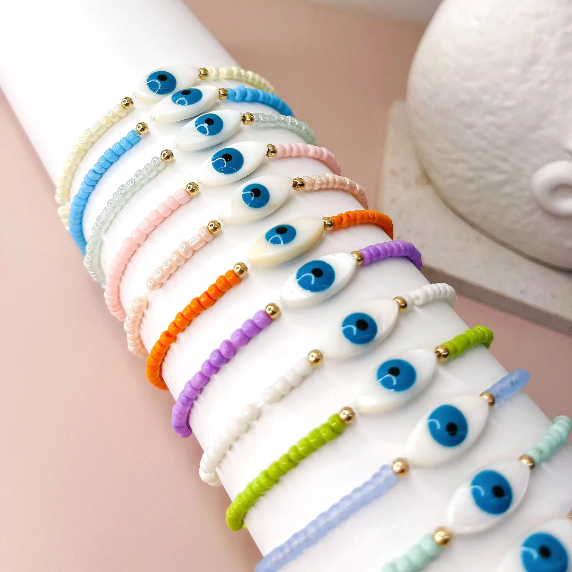 سوار مطاطي مرن للعين الزرقاء قابل للتعديل قابل للتمدد من الخرز والمجوهرات اليدوية متعددة الألوان من صداقة البهو
