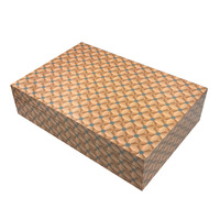 Boîte cadeau de luxe en bois chocolat date finition laque piano