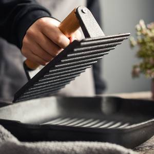 Prensa para Hamburguesas de Hierro Fundido Resistente con Mango de Madera, Planchas Rectangulares y Redondas Blackstone Camp <span class=keywords><strong>Chef</strong></span> para Uso en la Cocina del Hogar - Product Image 6