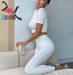 Ensembles tricotés crop top et pantalon pour femmes, ensembles streetwear décontractés pour femmes, ensembles gilet et pantalon - Product Image 2