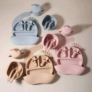 La vendita calda 8 pezzi Set di alimentazione in Silicone per bambini classico include ciotola con cucchiaio per bavaglini per bambini prezzo di fabbrica stoviglie da pranzo per bambini - Product Image 5
