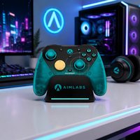 Elegante Controlador de Juego Inalámbrico de Alta Precisión con Base de Carga Luminosa para Prácticas de Juego Competitivo en PC