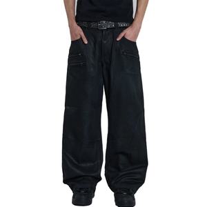 Jeans personnalisés modernes noirs enduits de cire, coupe ample, jambe large, pour hommes - Product Image 1