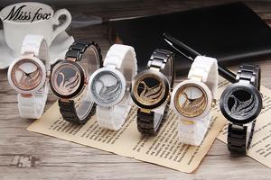 Reloj de Cerámica de Alta Gama Personalizado 2026, con Diamantes Grabados en Forma de Cisne, Ultrafino, Apto para Damas, Resistente al Agua, Estilo Casual - Product Image 6