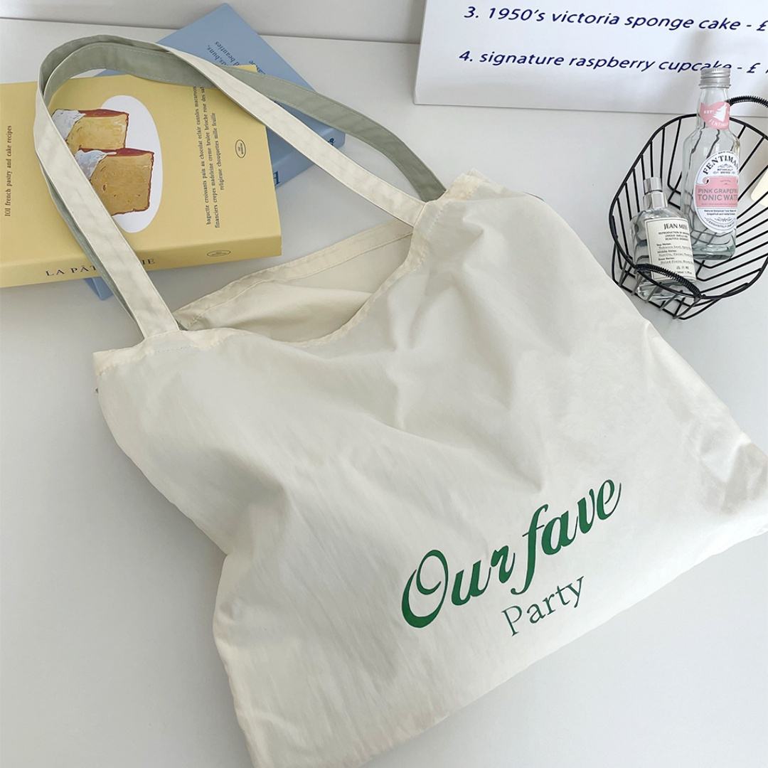 สีขาวและสีเขียว