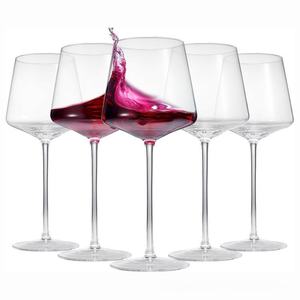 Copa de Vino Tinto Roja Creativa de 20 oz, Copa de Champán Alta de Plástico para Exteriores, Anti-Caída, Transparente, Utensilios para Beber de Plástico - Product Image 1