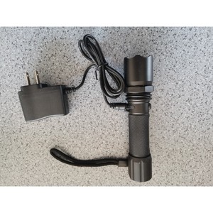 ไฟฉายมือถือแบบชาร์จไฟได้ สีดำ ความจุแบตเตอรี่ 2200mAh ไฟ LED สำหรับค้นหา - Product Image 4