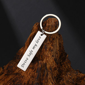 Llavero de Acero Inoxidable de Lujo con Grabado Láser Personalizado con Logotipo, Resistente al Agua y Ligero, Venta al Por Mayor - Product Image 4