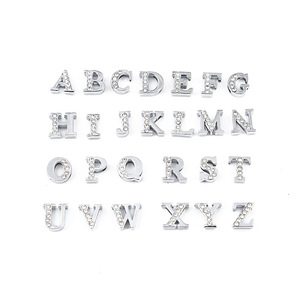 ตัวอักษร A-Z แบบครึ่งวงกลมประดับเพชรข<span class=keywords><strong>น</strong></span>าด 8 มม. <span class=keywords><strong>ส</strong></span>ำหรับทำจี้ตัวอักษรขนาด 8 มม. ตัวอักษร<span class=keywords><strong>ส</strong></span>ีเงิ<span class=keywords><strong>น</strong></span>แบบหลังแบน - Product Image 4