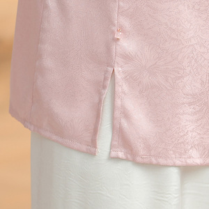 Traditional yet Modern <strong>Women's</strong> <strong>Blouse</strong> with Soft Sheen and Delicate Pattern Suitable <strong>for</strong> <strong>Middle</strong> <strong>Aged</strong> <strong>Women</strong> - Product Image 4