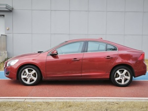 <span class=keywords><strong>Volvo</strong></span> S60 T5 Comfort Import 2013, 5 cylindres turbo, sécurité urbaine, cabine écologique, haute spécification, bien entretenue - Product Image 3