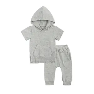 2024 Kids Tales Sommer neues Design Kinder lässig schlicht kapuzenpullover Hosenset Jungen individuelles Logo Hoodie modisch Kinder Jungenbekleidung-Sets