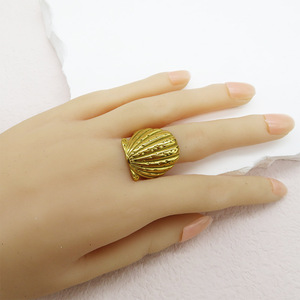 Nouveaux bijoux pour femmes sur le thème de l'océan, bagues en acier inoxydable 18K, bijoux de luxe légers, accessoires en titane, vente en gros - Product Image 3