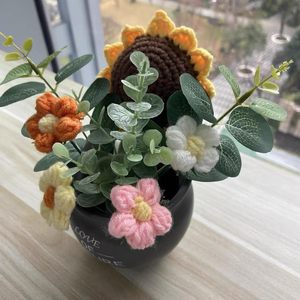 Mini Ramo de Flores Tejidas de Lana, Simulación de Ramo de Flores Frescas Pequeñas, Regalo para el Día de San Valentín, Producto Terminado en Crochet - Product Image 5