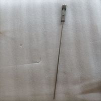 Pièces sur mesure en acier à ressort, estampées et soudées, pour machines à coudre industrielles