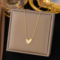 Vente en Gros de Colliers Tendance en Acier Titane, Bijoux Femme en Acier Inoxydable, Colliers avec Pendentif Cœur