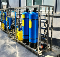 Installation industrielle de traitement d'eau par osmose inverse (RO) – Machine à eau pure avec pompe, sable de quartz, charbon actif et adoucisseur pour prétraitement
